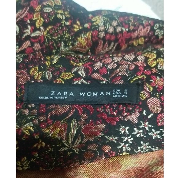 2 for 25 Zara, size small, structured dress - Picture 6 of 7